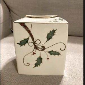 Lenox Holiday Nouveau Porcelain Tissue Box Cover Plaid Used Excellent Condition